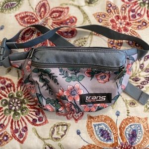 Trans by JanSport Bazoo Waist Wallet pack- Coral Botanical